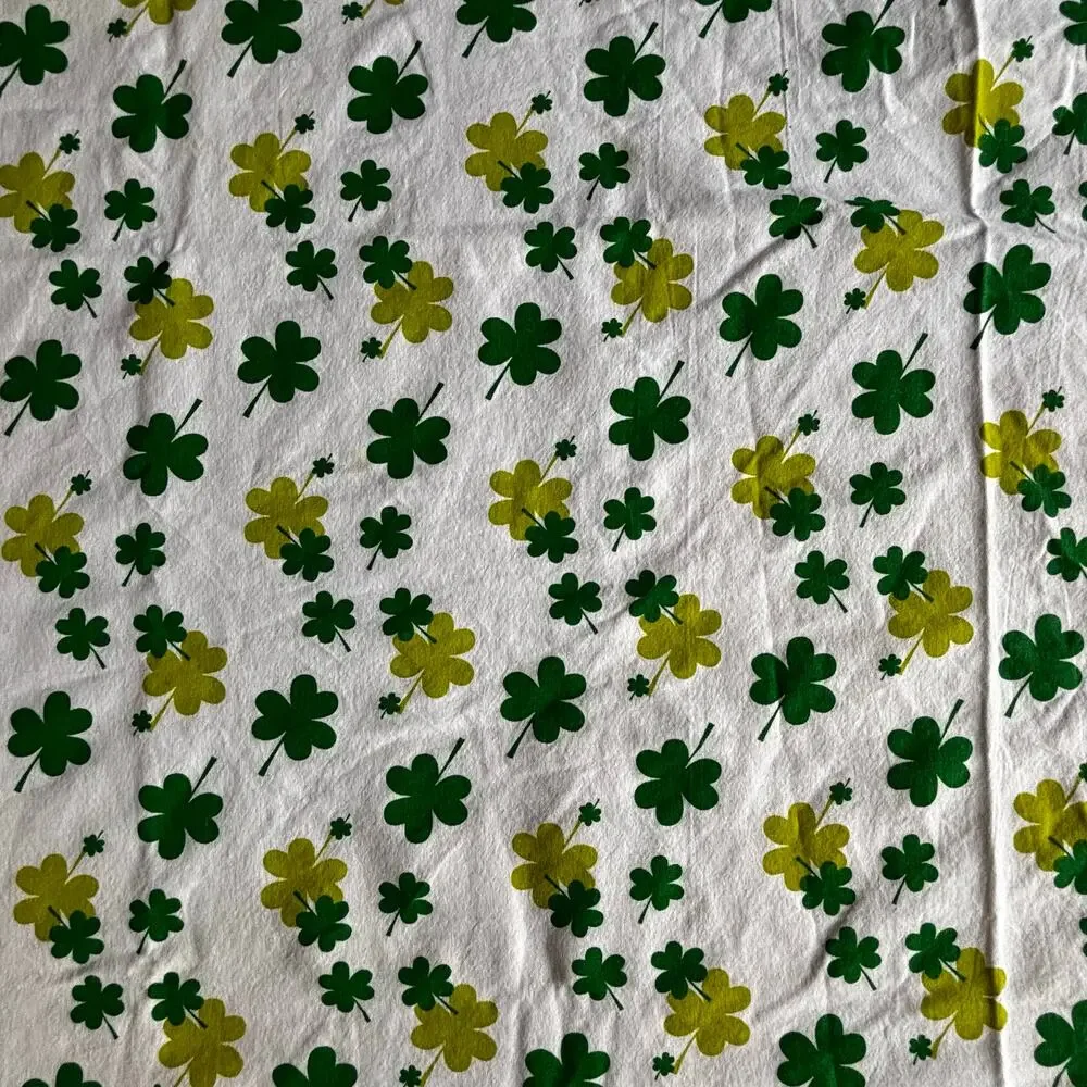 NWT Lintex Irish Theme Tablecloth Oval green & white shamrocks St Patricks Day